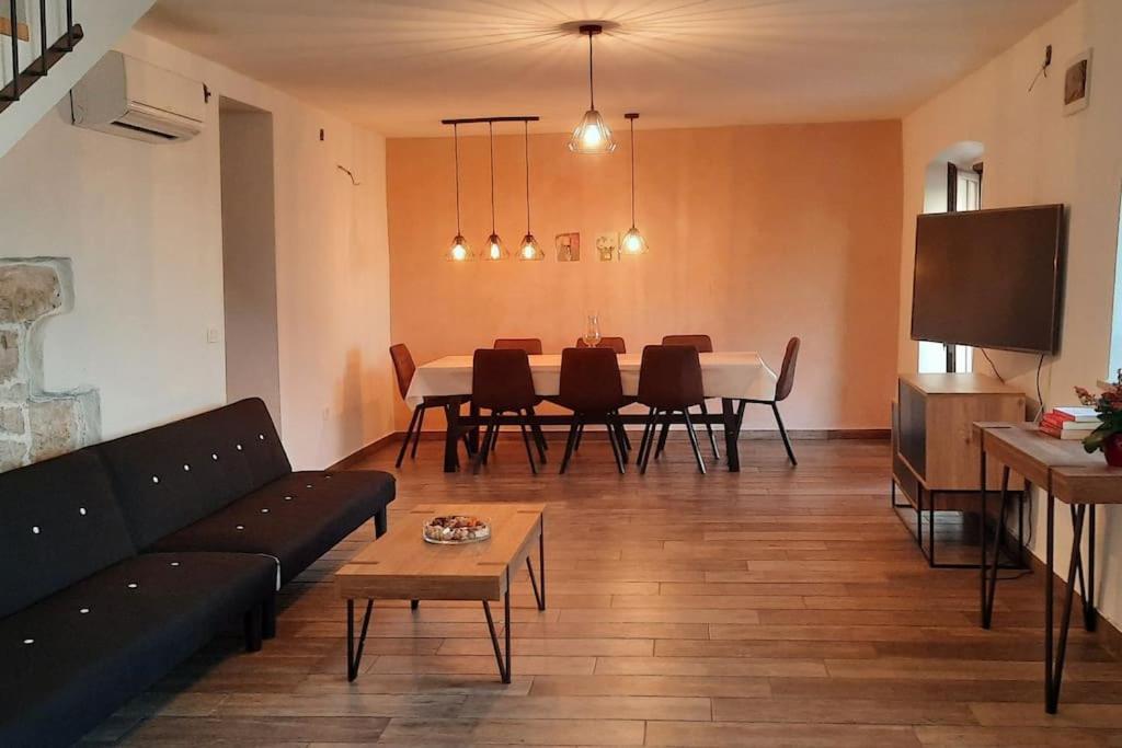 Holiday Home For 8 People, Pool + Sea View Vilanija Extérieur photo